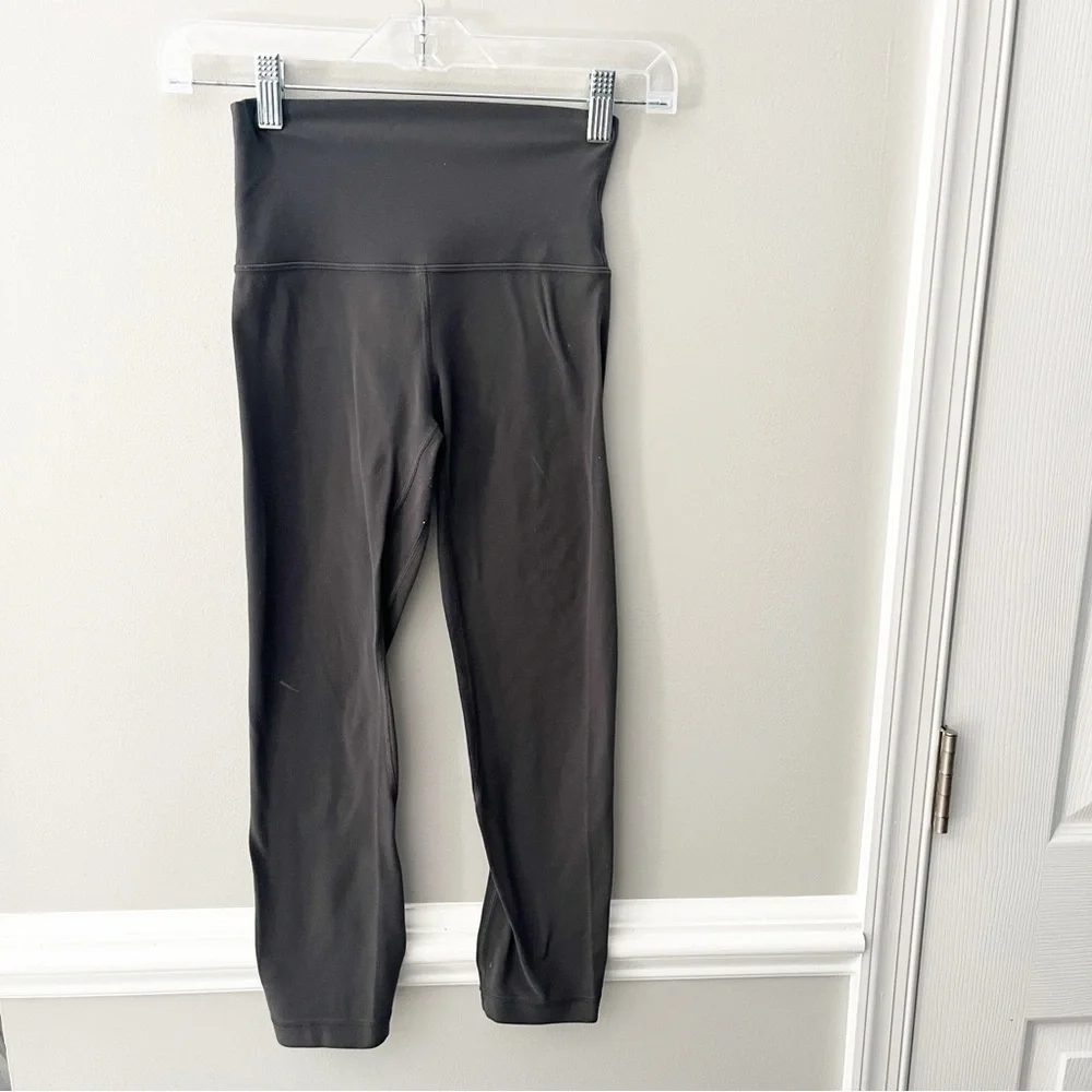 Lululemon Athletica High Rise 21” Align Crop Leggings Melanite Gray Size 2